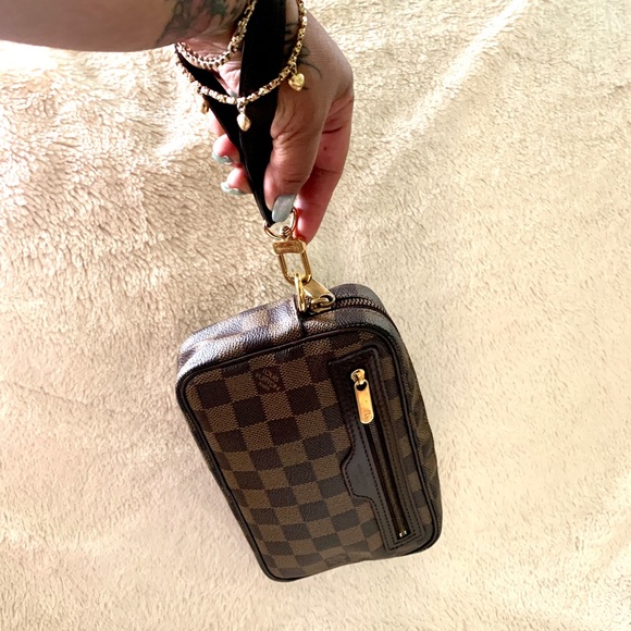 👑✅PRICE FIRM✅NO OFFERS SUPER SALE!! AUTHENTIC LV Damier Ebene Clutch. Rare - Picture 13 of 17